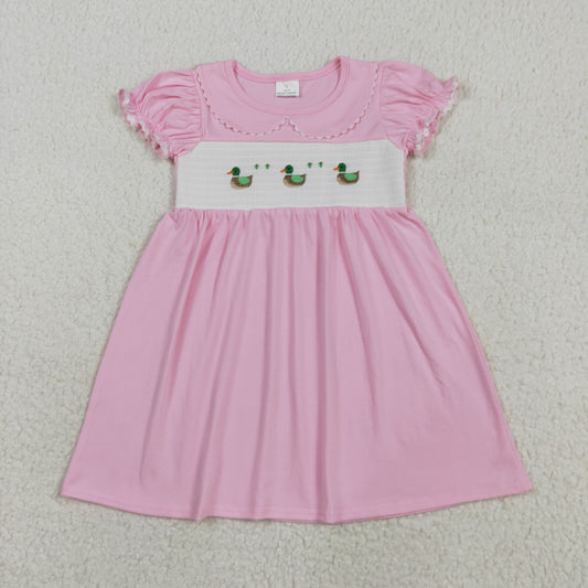 GSD2642 girls puff sleeve duck pink Dress embroidery