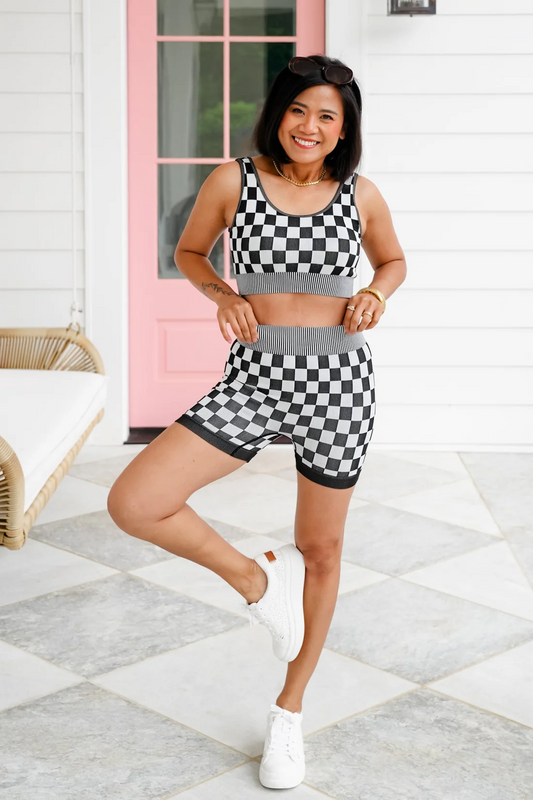GSSO2703  Adult women black checkered shorts outfits