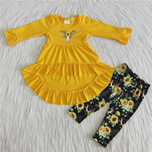 6 A26-27 Girls Cow Sunflowers Yellow Outfits