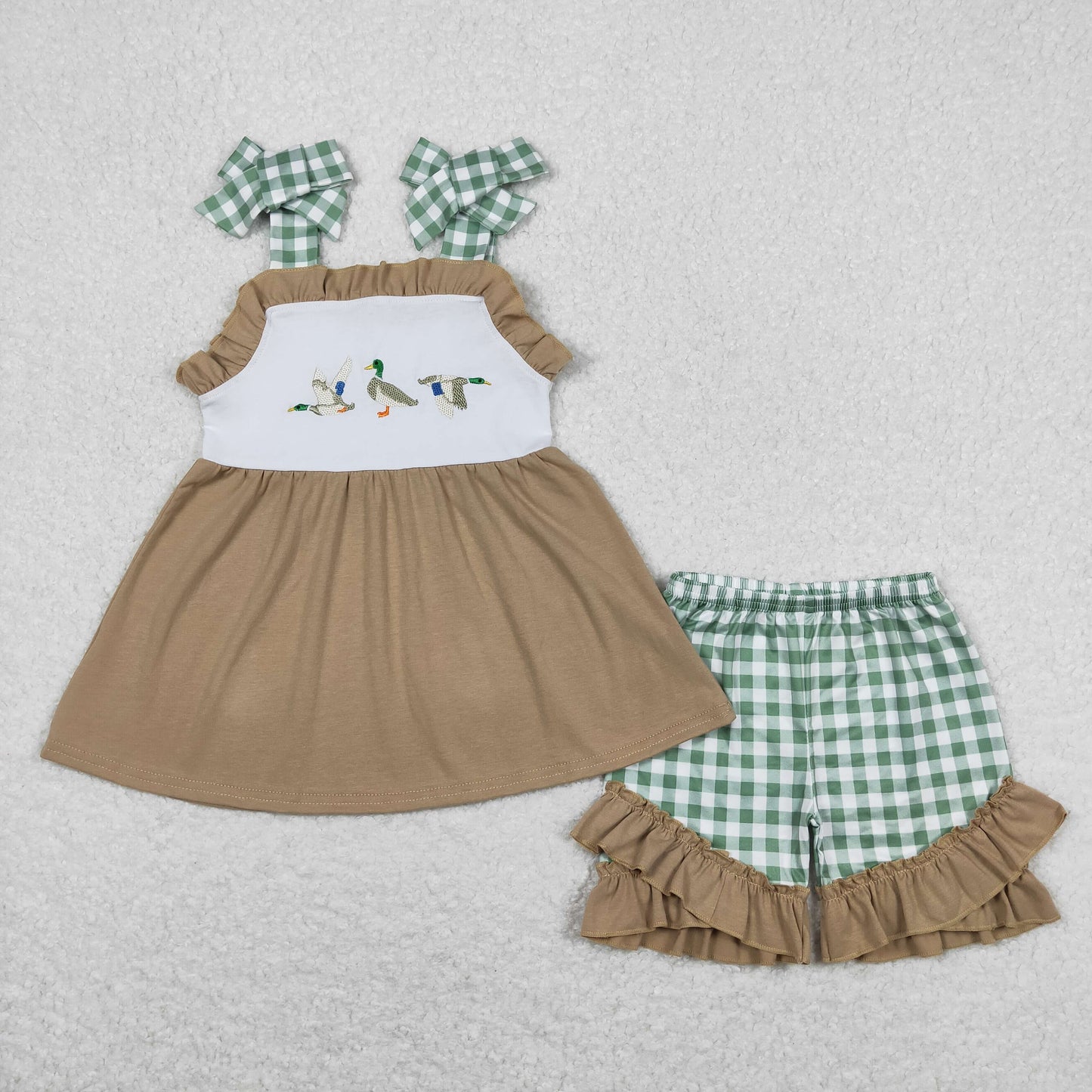 GSSO0653 Girls Duck Outfits Embroidery