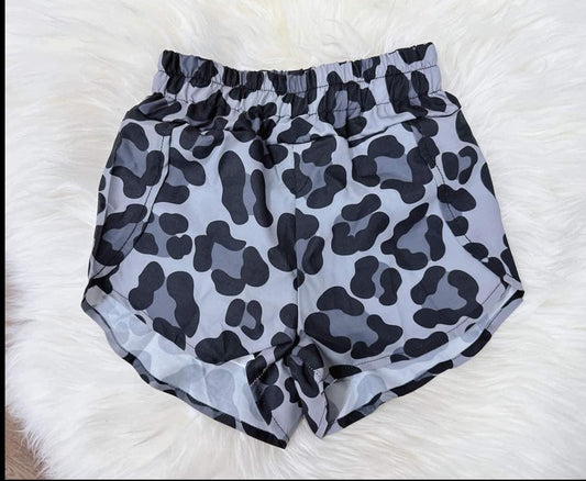 SS0379 Pre-order Girls black leopard Shorts